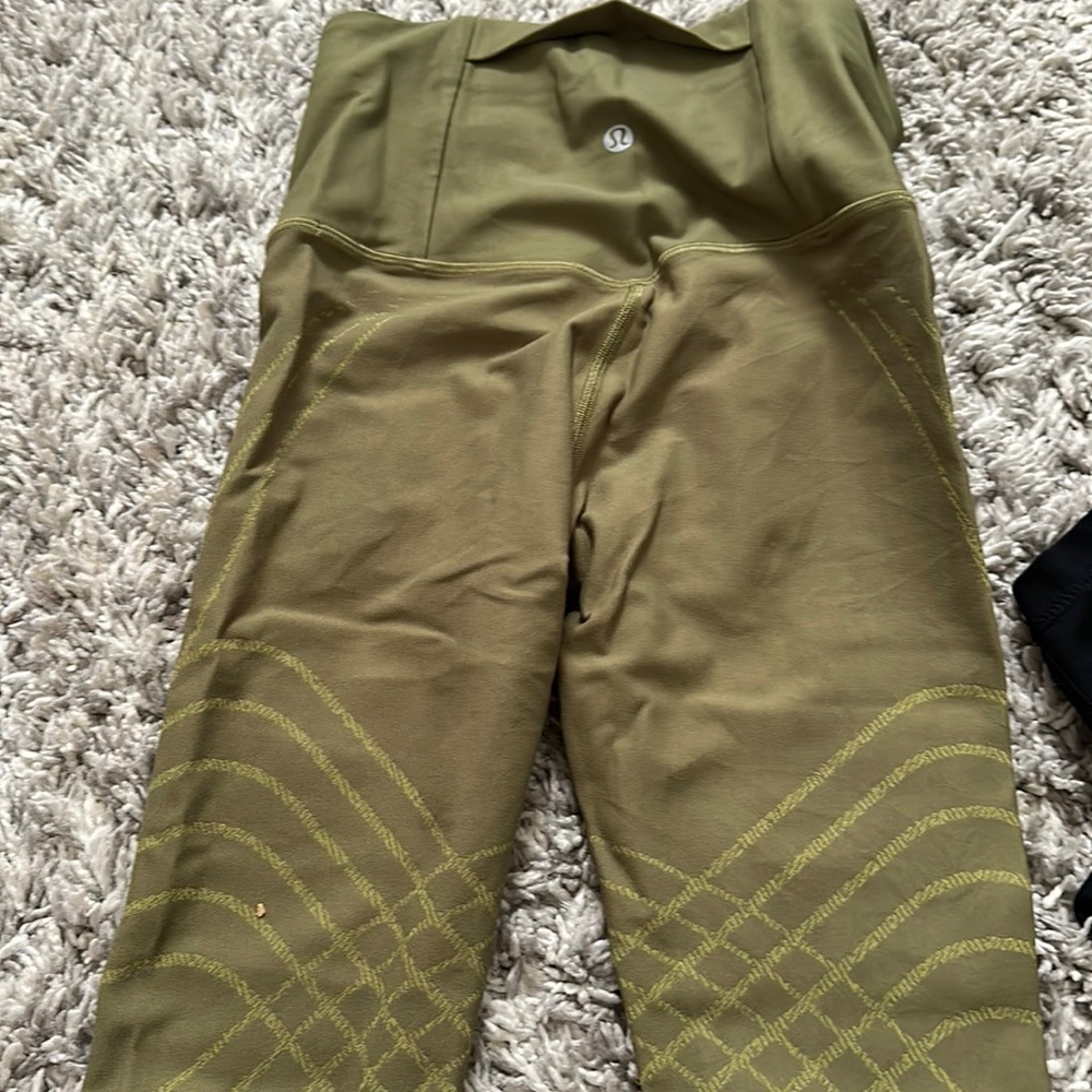 green lululemon leggings